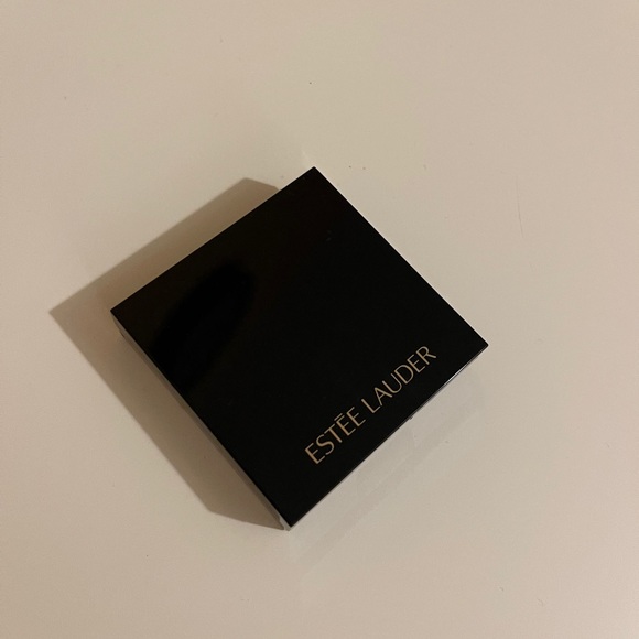 Estēe Lauder Instant Intense Eyeshadow - Picture 3 of 3